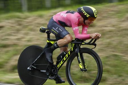 Dennis gewinnt Zeitfahren vor Martin - Yates behält Giro-Führung Dennis gewinnt Zeitfahren vor Martin - Yates behält Giro-Führung