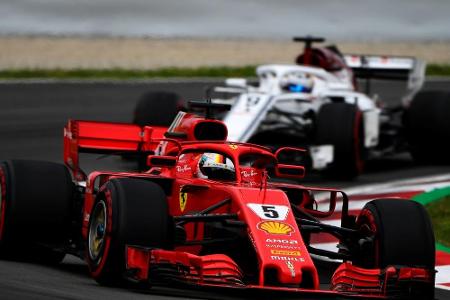 Vettel startet von Platz drei in Spanien - Hamilton holt Pole Vettel startet von Platz drei in Spanien - Hamilton holt Pole
