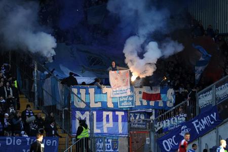 Pyrotechnik: 8000 Euro Geldstrafe für Arminia Bielefeld