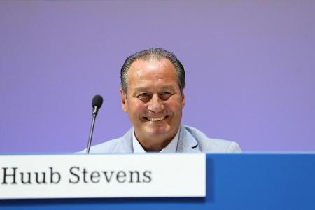 Schalke verlängert mit Fährmann und Nastasic - Stevens in den Aufsichtsrat gewählt