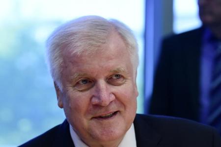 BamS: Seehofer will WM in Russland besuchen