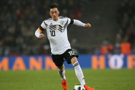 Löw lässt Einsatz von Özil offen - Draxler beginnt