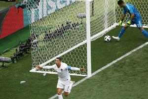 Gruppe B: Ronaldo köpft Portugal auf Achtelfinalkurs - Marokko ausgeschieden