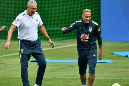 Neymar wieder im Training der Selecao Neymar wieder im Training der Selecao