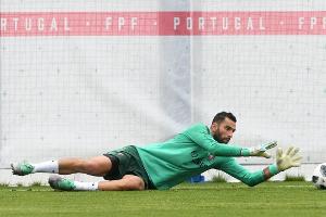 Wolverhampton Wanderers verpflichten Portugals Nationalkeeper Patricio