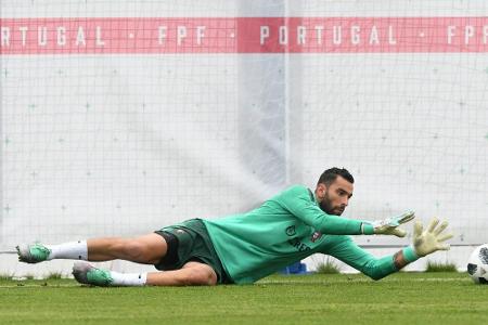 Wolverhampton Wanderers verpflichten Portugals Nationalkeeper Patricio