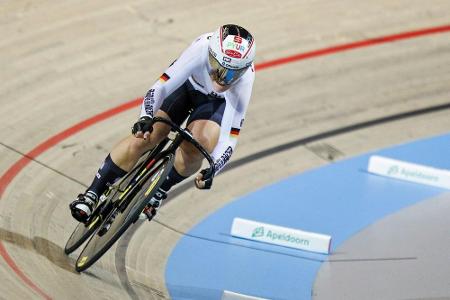 Bahnrad-Wettkämpfe in Cottbus gestartet - Sportler spenden für Vogel