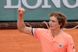 Zverev im Achtelfinale gegen Russen Chatschanow