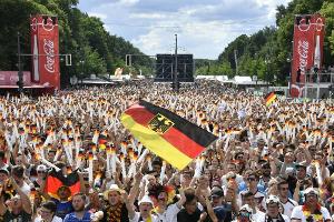 Über 100.000 Menschen sehen DFB-Niederlage in Berlin