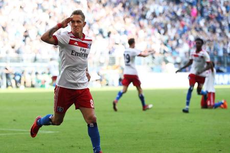 Wer sonst? Lewis Holtby, der unter Kumpel Titz aufgeblüht ist, traf nach 63 Minuten zur erneuten Führung. Problem: Auch dies...