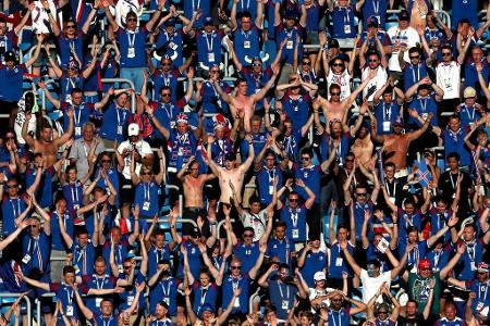 Das 'Huh!' schallt auch im Spiel der Isländer gegen Nigeria durch das Stadion.