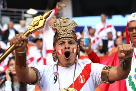 <p>Dieser Inka-Krieger hofft auf einen Erfolg von Peru bei der WM.</p>