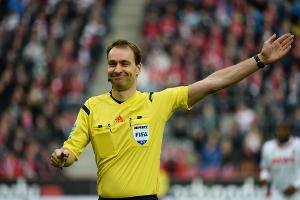 WM-Schiedsrichter: Dankert und Zwayer als Video-Assistenten noch dabei