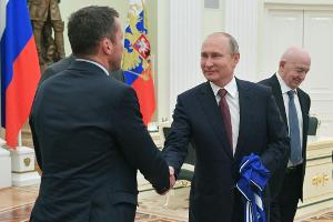 "Es ging nicht um Politik": Matthäus verteidigt Treffen mit Putin