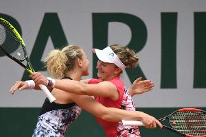 Siniakova/Krejcikova gewinnen auch in Wimbledon Doppel-Titel