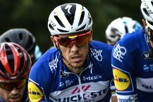 Tour 2018: Spektakulärer Sturz von Ex-Weltmeister Gilbert