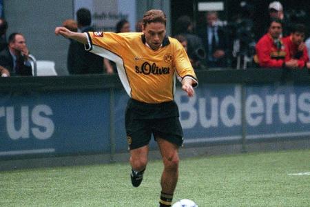 Der Weltmeister von 1990 spielte in der Saison 1998/1999 beim BVB. Wobei, zumeist spielte Häßler nicht, sondern saß auf der ...