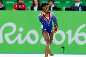 Kunstturnen: Erfolgreiches Comeback für Olympiasiegerin Biles