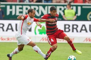 Offensivspieler George verlängert vorzeitig in Regensburg