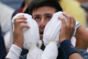 US Open: Wimbledonsieger Djokovic mit leichten Problemen weiter