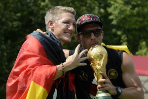 Podolski schreibt Schweinsteiger: "Du bist eine Legende geworden"