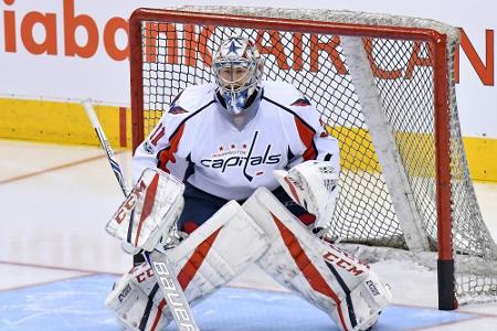 Der große Stanley Cup im kleinen Rosenheim: Grubauer klatschnass in Lederhosen Der große Stanley Cup im kleinen Rosenheim: Grubauer klatschnass in Lederhosen
