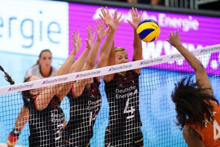 Volleyballerinnen verlieren in WM-Vorbereitung gegen Niederlande Volleyballerinnen verlieren in WM-Vorbereitung gegen Niederlande