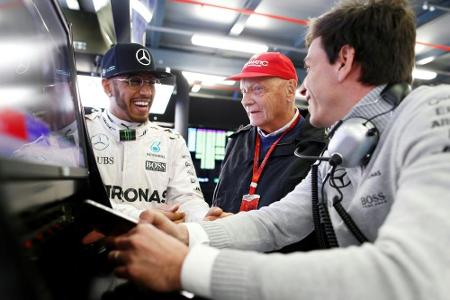 Hamilton und Wolff wünschen Lauda schnelle Genesung Hamilton und Wolff wünschen Lauda schnelle Genesung