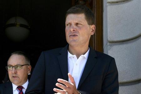 Angeblich Prostituierte gewürgt: Jan Ullrich in Frankfurt vorläufig festgenommen Angeblich Prostituierte gewürgt: Jan Ullrich in Frankfurt vorläufig festgenommen