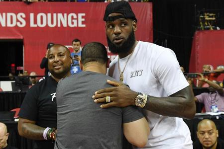 NBA: James mit Lakers im November nach Cleveland - Nowitzki vier Mal gegen Schröder NBA: James mit Lakers im November nach Cleveland - Nowitzki vier Mal gegen Schröder
