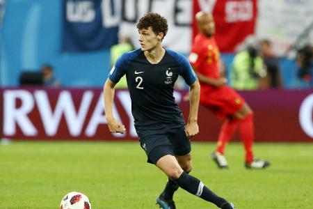 Weltmeister Pavard frühzeitig ins VfB-Training eingestiegen Weltmeister Pavard frühzeitig ins VfB-Training eingestiegen