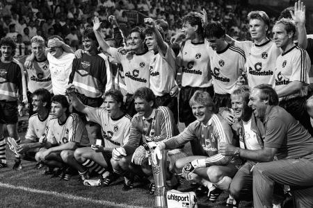 Das Spiel um den Supercup 1989 zwischen Borussia Dortmund und dem FC Bayern gerät zu einem echten Spektakel. Zwar nehmen die...