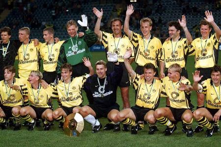 Spannend bis zur letzten Sekunde ist das Spiel um den Supercup 1996. Nach 120 Minuten steht es zwischen dem BVB und dem 1. F...