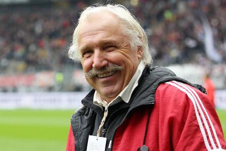 Als Aktiver kickte er für Roter Stern Belgrad, Eintracht Frankfurt oder Manchester City, Kultstatus erreichte Dragoslav Step... Als Aktiver kickte er für Roter Stern Belgrad, Eintracht Frankfurt oder Manchester City, Kultstatus erreichte Dragoslav Step...