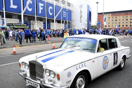Leicester ist nicht unbedingt so groß, dass man mit dem Auto zum Stadion fahren muss. Darf man aber natürlich. Insbesondere,...
