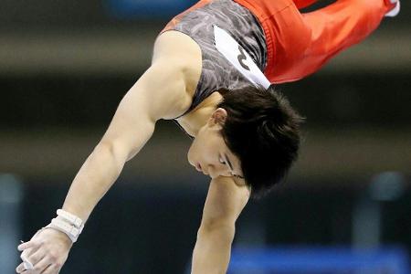 Trotz Knöchelverletzung: Olympiasieger Uchumira zur Kunstturn-WM nach Doha Trotz Knöchelverletzung: Olympiasieger Uchumira zur Kunstturn-WM nach Doha