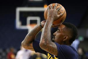 Werbeschrift auf der Wade: NBA-Star Smith muss Tattoo überstechen lassen