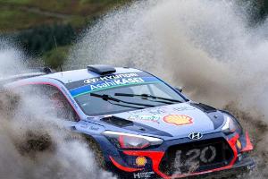 Rallye-Spitzenreiter Neuville legt Auto aufs Dach: "Gutes Omen"
