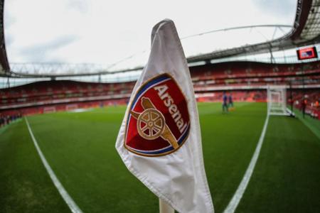 Arsenal stattet Neunjährigen mit Vertrag aus