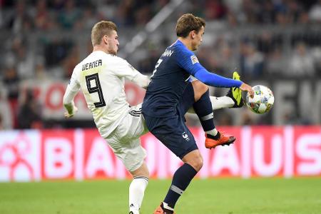 Tanzte Pavard auf der linken Seite schwindelig und hatte den ersten Abschluss der Partie (18.). Wirbelte zu Beginn der Parti...