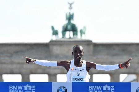 Marathon in Berlin: Kipchoge läuft Weltrekord: 2:01:39