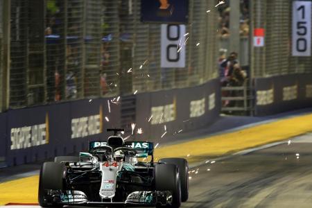 Formel 1: Hamilton holt Pole Position in Singapur - Vettel auf drei