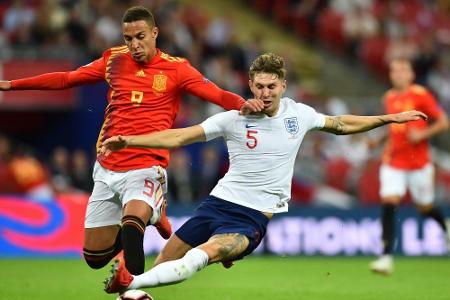 England unterliegt Spanien - Verletzungssorgen bei Shaw