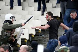 Nach Krawallen: UEFA-Ermittlungen gegen Athen und Ajax