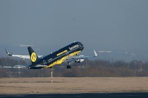 Flieger muss durchstarten: Schreckmoment für BVB-Spieler