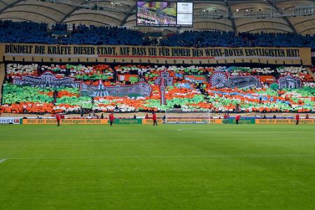 Kräfte bündeln für den VfB! Mit diesen Worten lässt sich diese Choreo der Stuttgart-Anhänger zusammenfassen.
