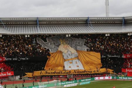 Christkindl-Klub! In der Vorweihnachtszeit 2014 herrscht auch im Stadion des 1. FC Nürnberg besinnliche Stimmung.