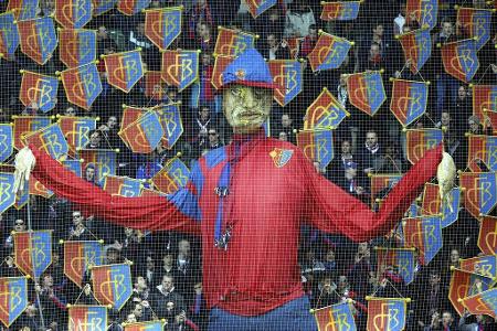 Die Fans des FC Basel überzeugen vor der Partie gegen St. Gallen mit dieser tollen Choreo.