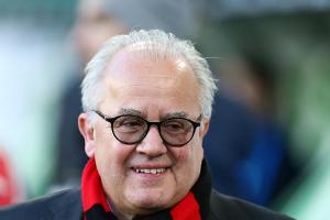Freiburg-Präsident Keller als "Winzer des Jahres" geehrt