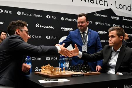 Schach-WM: Carlsen und Caruana spielen erneut Remis